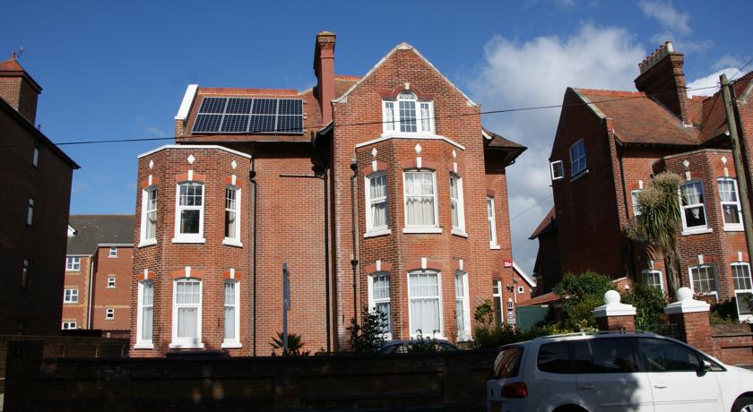 One Helena Road Serviced Apartments Southsea Exterior photo